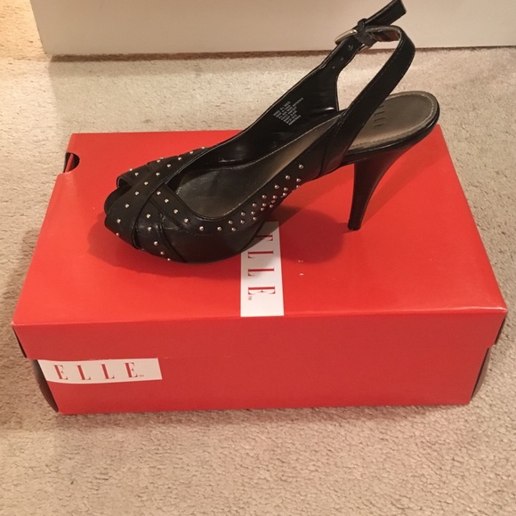 Elle Maddy Black peekaboo gold studded pumps - Picture 2 of 4