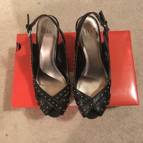 Elle Maddy Black peekaboo gold studded pumps - Picture 3 of 4