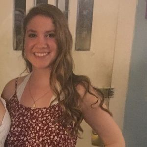 Meet your Posher, Arielle