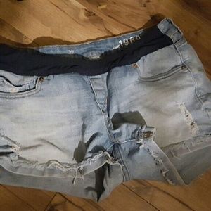 Gap maternity Jean shorts