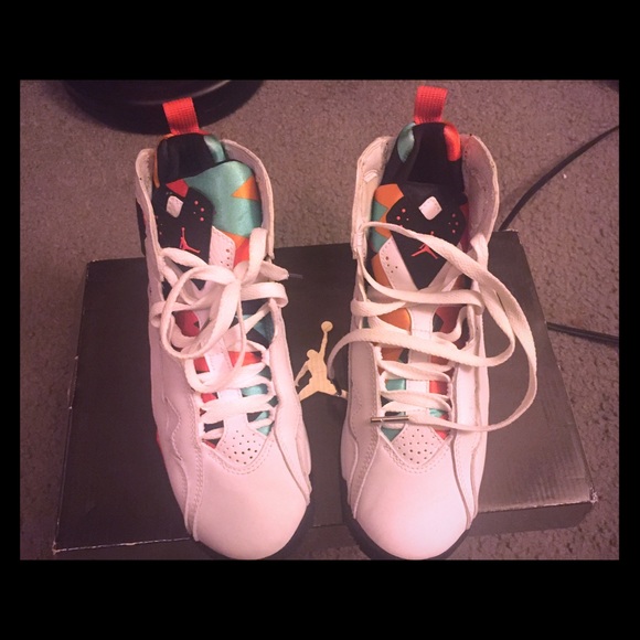 Girls size 5 teal & orange top flight Jordan's