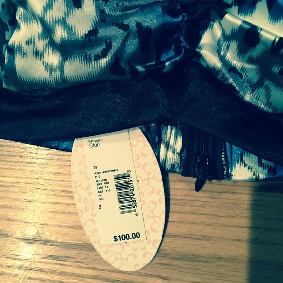 Brand new Vintage dress - Picture 2 of 2