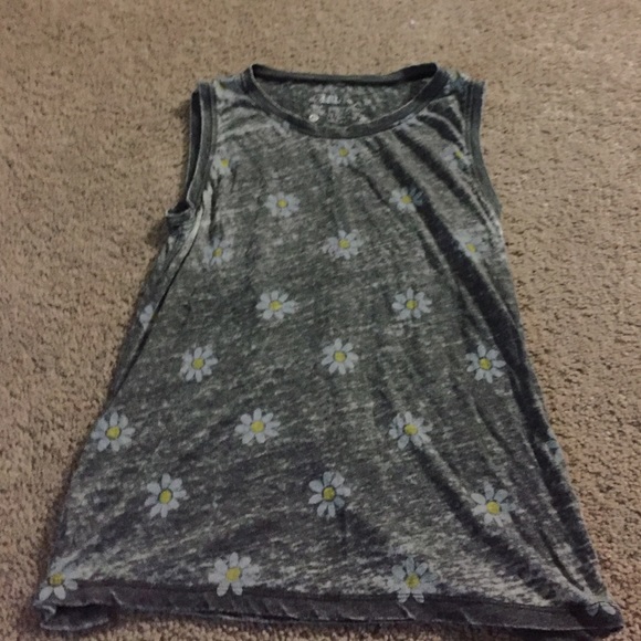 Distressed daisy tank