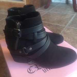 Crown Vintage Ankle Booties