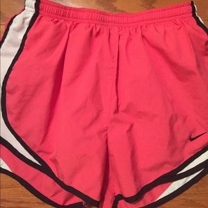 Nike tempo short