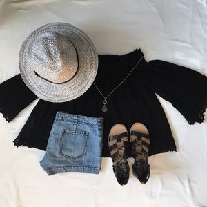Wide brim straw hat