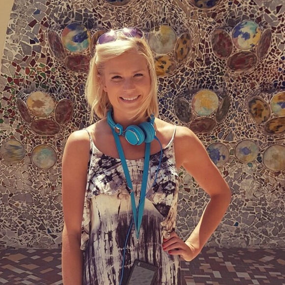 Meet your Posher, Laura