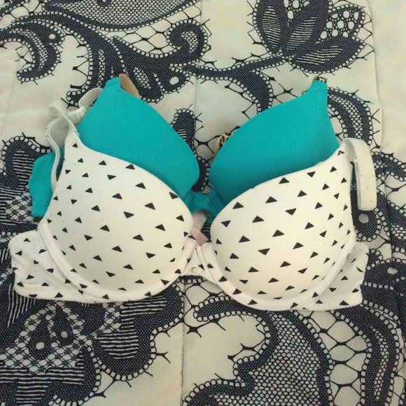 2 VS Pink Push Up Bras 32A