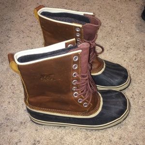 NWOT SOREL DUCK BOOTS