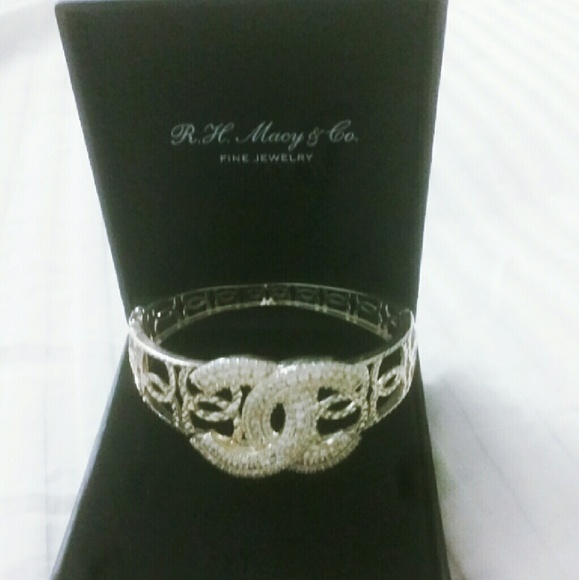 Chanel bracelet "unworn"