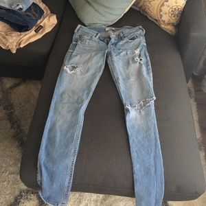 Hollister distressed skinny jean