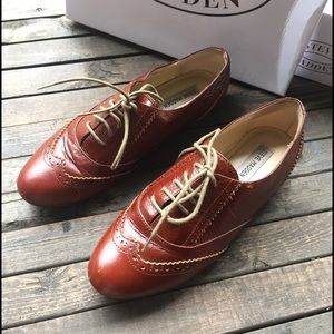 Steve Madden leather oxfords, size 9