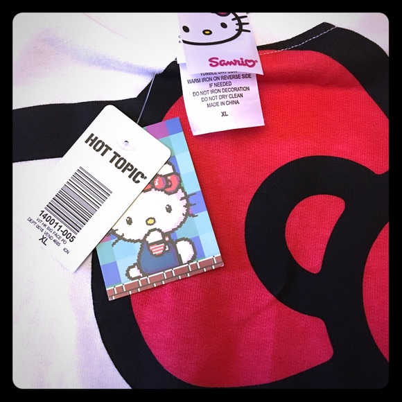 NWT Hello Kitty Sweat Shirt 😻