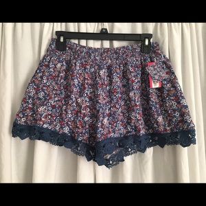 NWT Floral Crochet Lace Shorts!