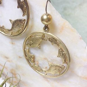 VINTAGE PISCES HOOP EARRINGS ⭐️🐟♓️