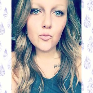 Meet your Posher, Sabrina