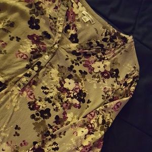Lovely floral work blouse with 3/4 sleeves