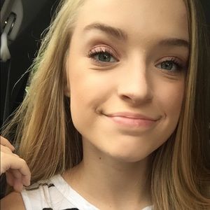 Meet your Posher, Alyssa