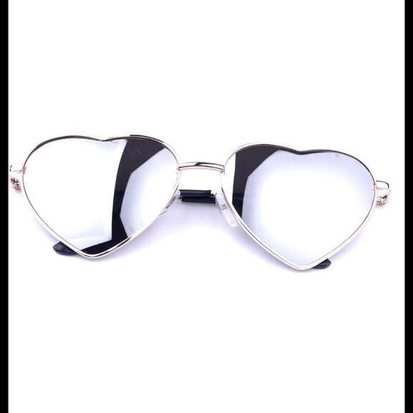 Heart Shaped UV Protection Sunglass - Picture 3 of 4
