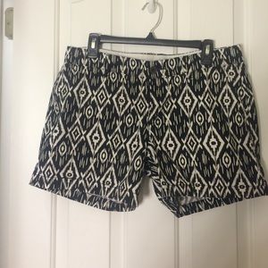 Old Navy 5" Black and White Patterned Shorts