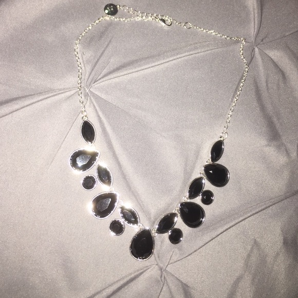 Black accent necklace