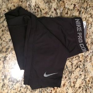 Nike pro capris