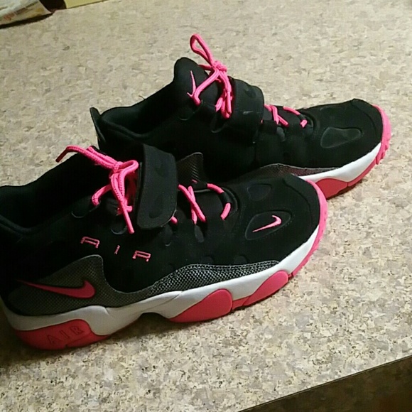 Nike Air tennis shoes