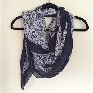 Navy Bandana-Pattern Scarf