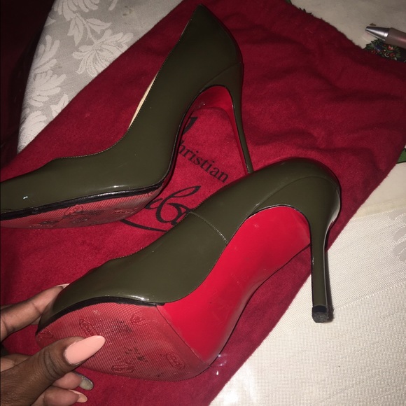 Authentic Christian louboutin heels ❌❌SOLD - Picture 3 of 4
