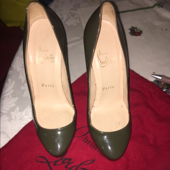 Authentic Christian louboutin heels ❌❌SOLD - Picture 4 of 4