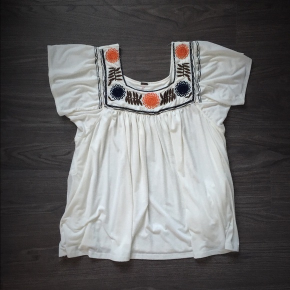 FLORAL AZTEC BLOUSE