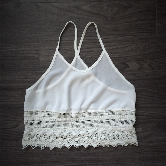 LACE CROP TOP