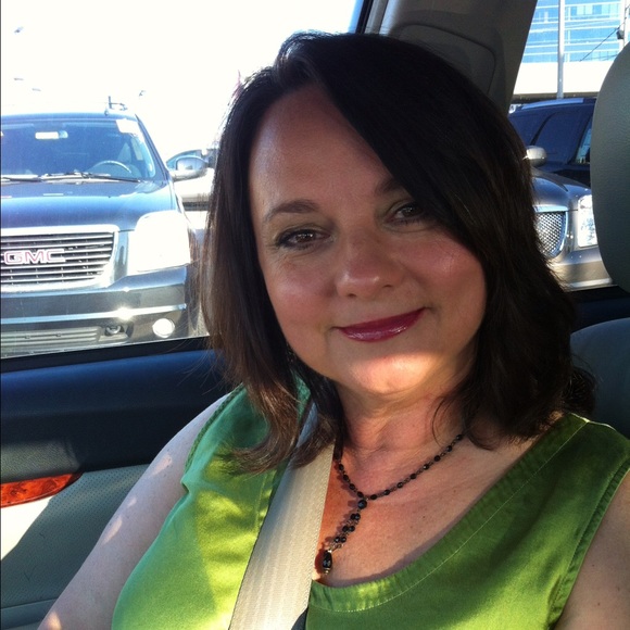 Meet your Posher, Angeline - Picture 2 of 4