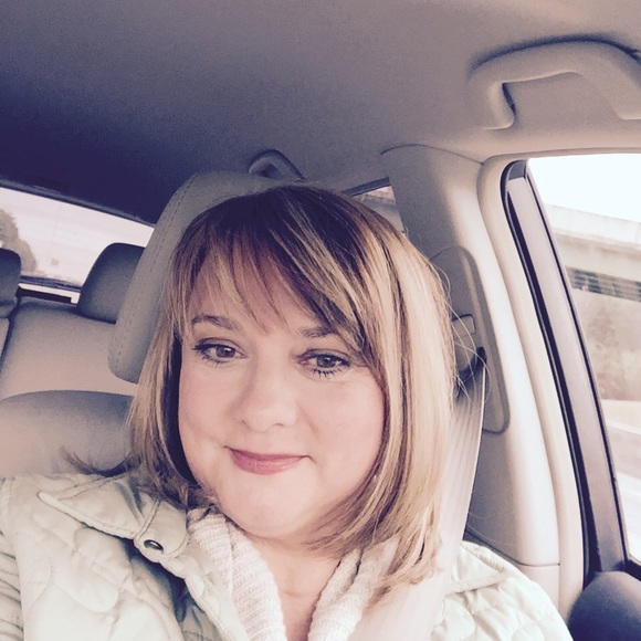 Meet your Posher, Angeline - Picture 3 of 4