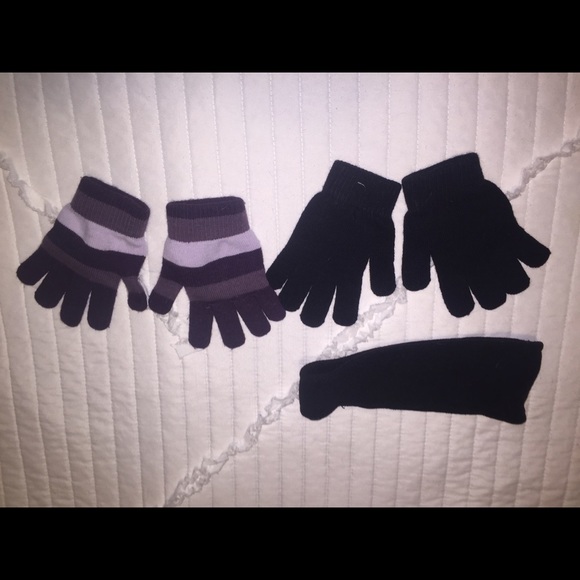 Two pairs of gloves and a headband. - Picture 1 of 1
