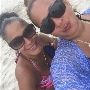 Meet your Posher, Denise