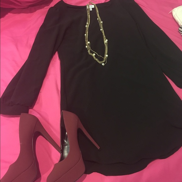 Long sleeved TOBI dress 👗