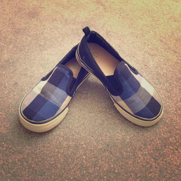 Black & blue plaid gap shoes