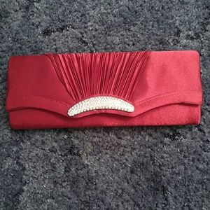 Red clutch
