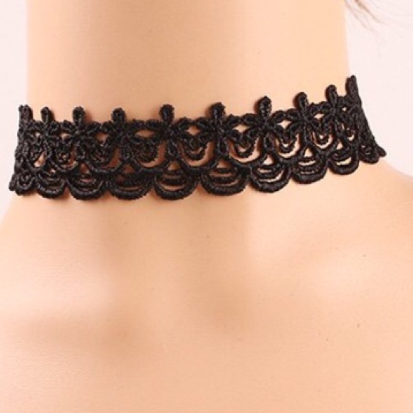 Black lack choker.✨🌙