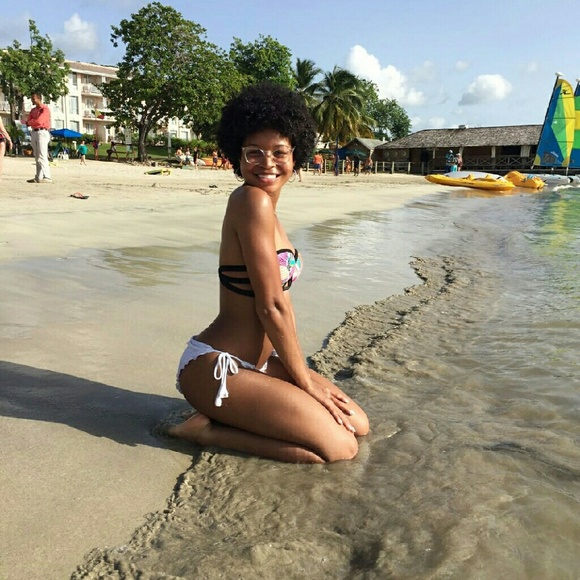 Meet your Posher, Arielle - Picture 1 of 1