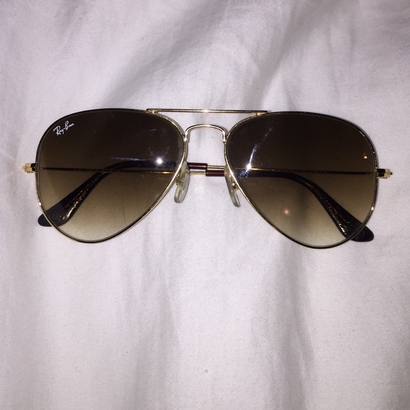 Women's Ray-ban aviator.