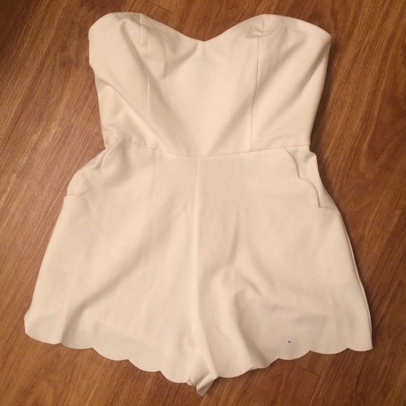 Other - Strapless White Romper