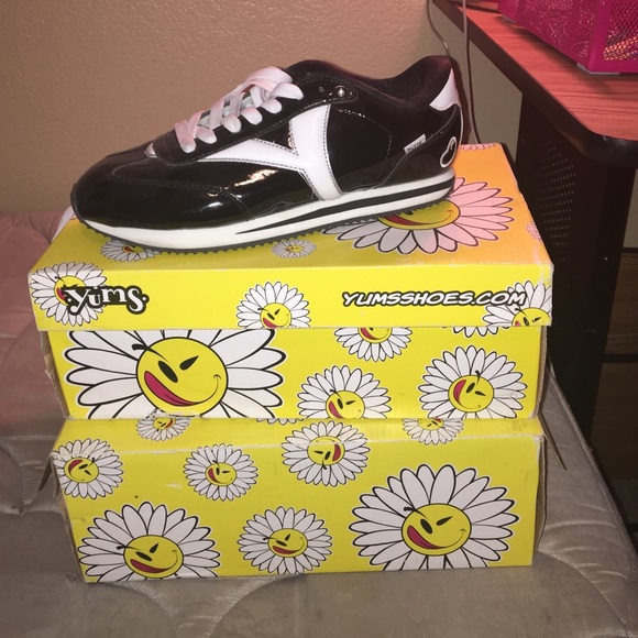 Sneakers - Picture 1 of 2