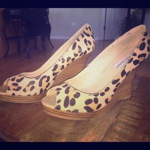 Steve Madden animal print wedges size 9