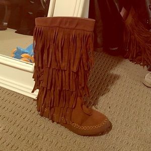 Fringe boots