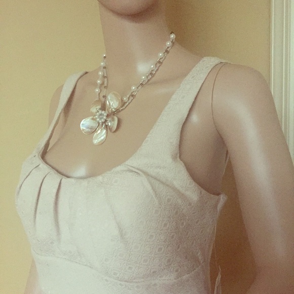 🎉SALE🎉🆕 Flower shell beaded necklace 🐚🌼 - Picture 4 of 6