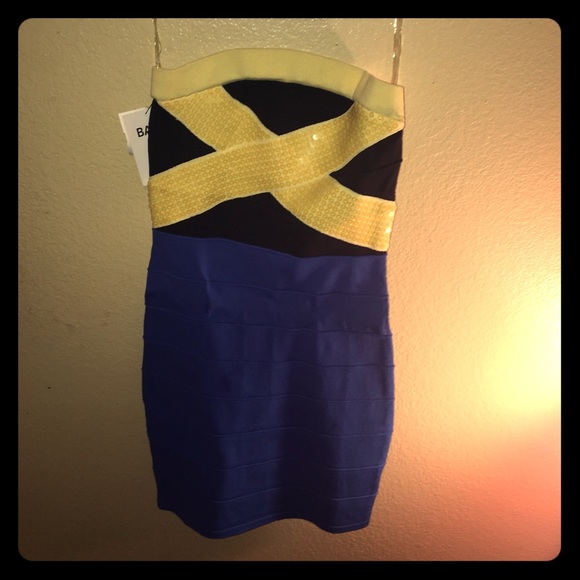 Fitted dress - Picture 1 of 2