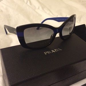 Authentic Prada sunglasses SPR03N