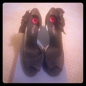 Black Satin Nina Neva Pumps size 10